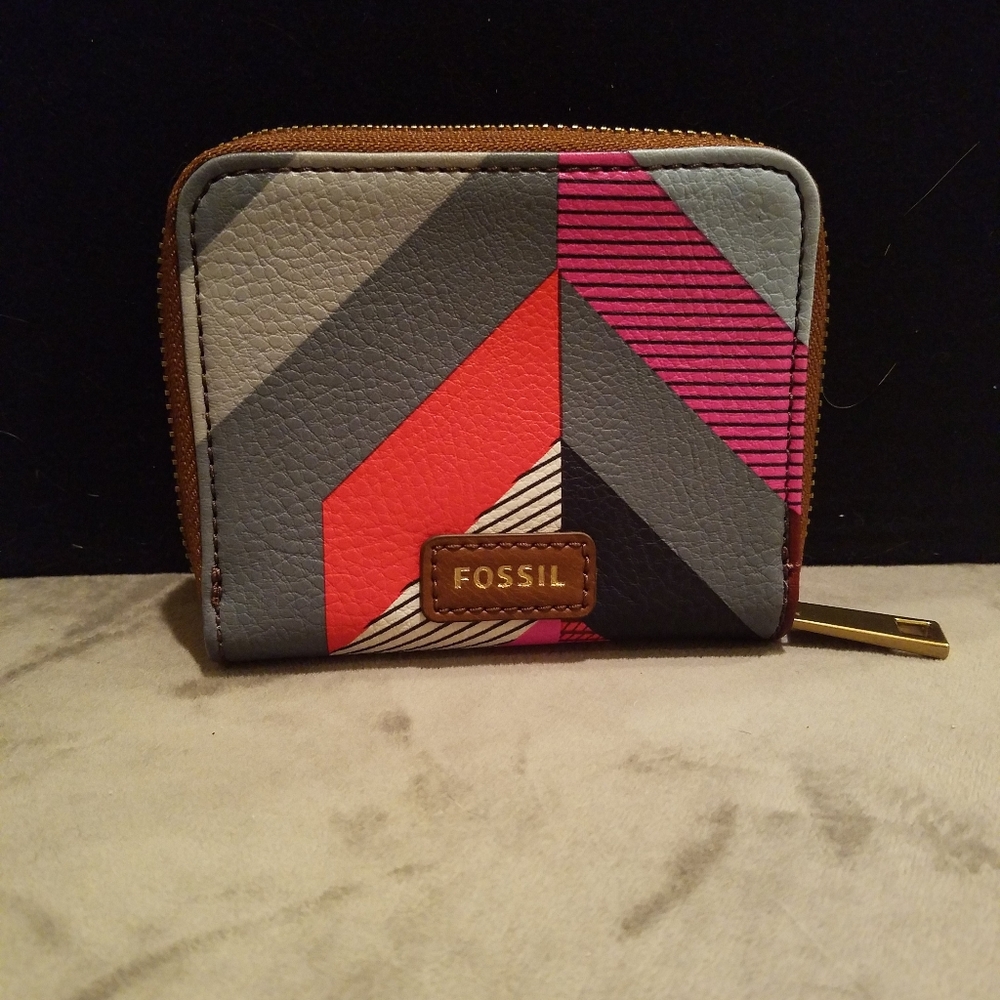 NWT Fossil Evelyn Zip Bifold Wallet